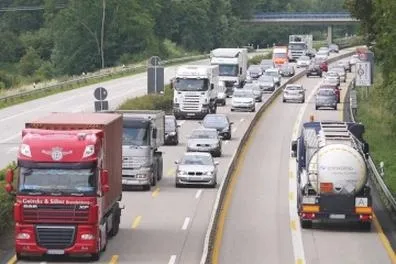 Ile emerytury ma kierowca zawodowy — co wpływa na jej wysokość?