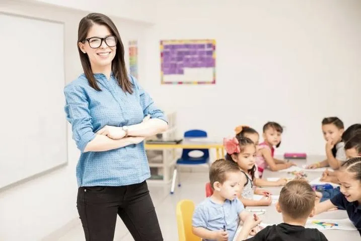 Jak skutecznie zatrudnić nauczyciela w przedszkolu i omijać pułapki prawne